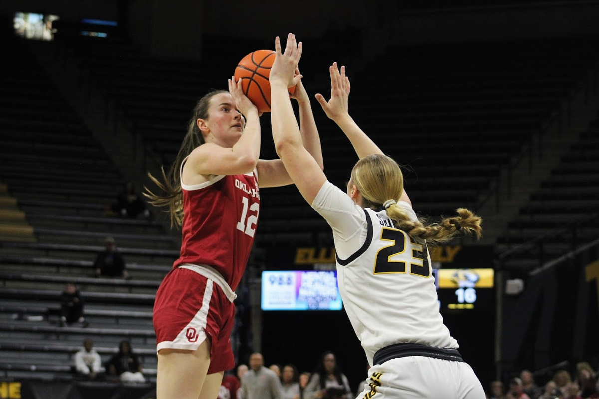 Abby Schreacke contests shot from Oklahoma’s Payton Verhulst